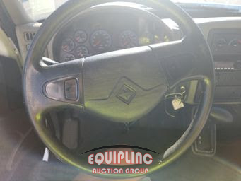 2016 International 4300 4X2 S/A 26FT NON CDL BOX 