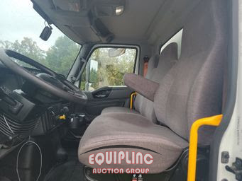 2023 International MV607 4X2 S/A 26FT BOX TRUCK