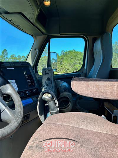 2013 Freightliner CASCADIA