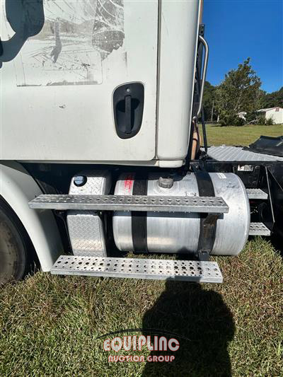 2013 Freightliner CASCADIA