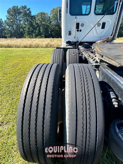 2013 Freightliner CASCADIA