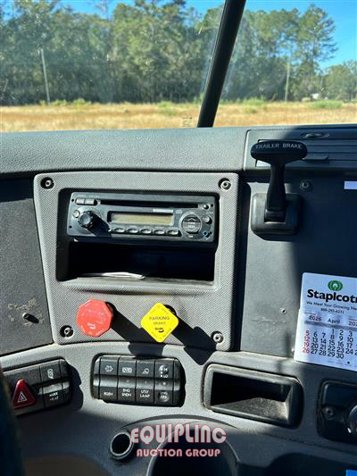 2013 Freightliner CASCADIA