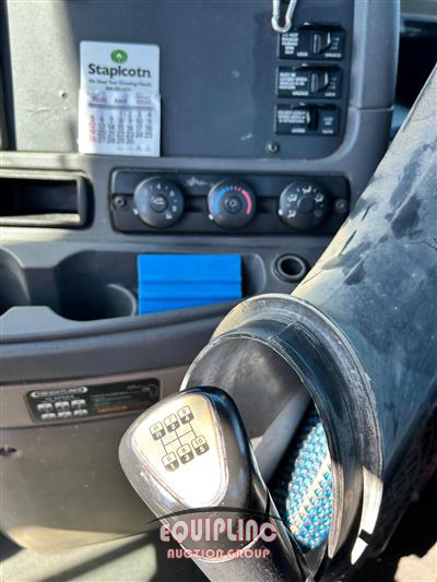 2013 Freightliner CASCADIA