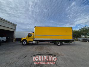 2018 Freightliner M2 4X2 S/A 26FT NON CDL BOX TR