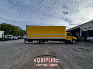 2018 Freightliner M2 4X2 S/A 26FT NON CDL BOX TR