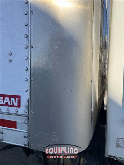 2018 International 4300 4X2 S/A 26FT BOX TRUCK