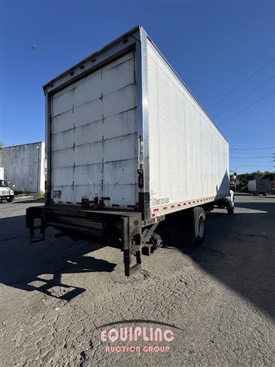 2018 International 4300 4X2 S/A 26FT BOX TRUCK