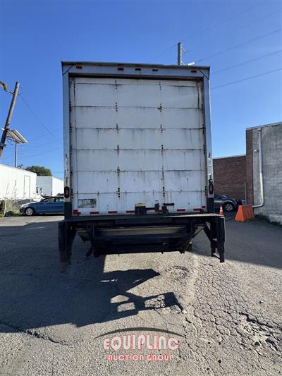 2018 International 4300 4X2 S/A 26FT BOX TRUCK