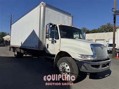 2018 International 4300 4X2 S/A 26FT BOX TRUCK