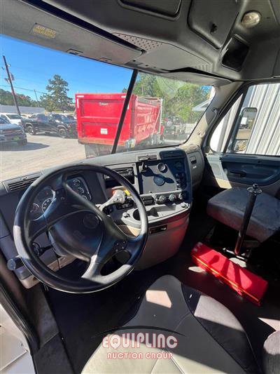 2016 Freightliner Cascadia 125