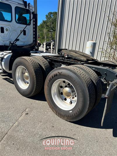 2016 Freightliner Cascadia 125