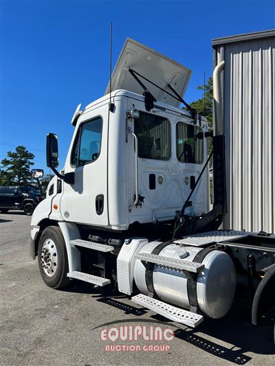 2016 Freightliner Cascadia 125