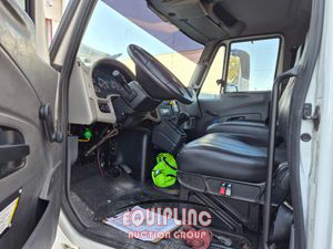 2018 International DURASTAR 4300 4X2 S/A BOX TRUC