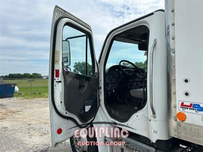 2015 Freightliner M2 4X2 S/A 18FT CDL REQUIRED B