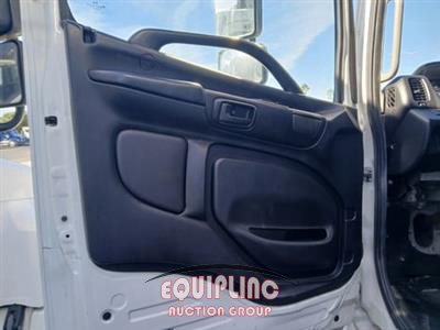 2019 Hino 268 4X2 S/A 26FT REFRIGERATED 