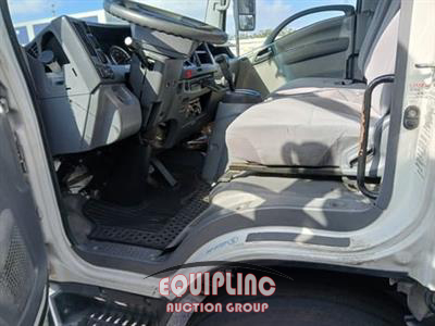 2017 Isuzu NRR 4X2 S/A 18FT REFRIGERATED 