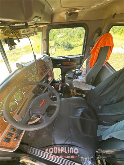 2009 Peterbilt 389