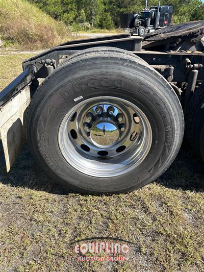 2009 Peterbilt 389