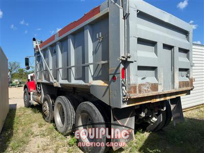 2014 Kenworth T800 TRI/A DUMP TRUCK