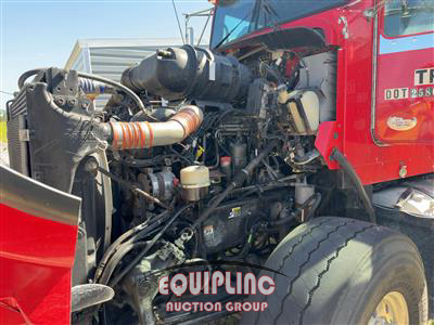 2014 Kenworth T800 TRI/A DUMP TRUCK