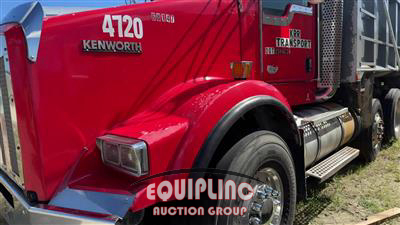 2014 Kenworth T800 TRI/A DUMP TRUCK