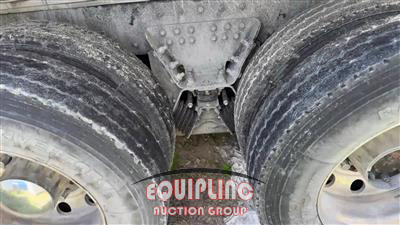 2014 Kenworth T800 TRI/A DUMP TRUCK