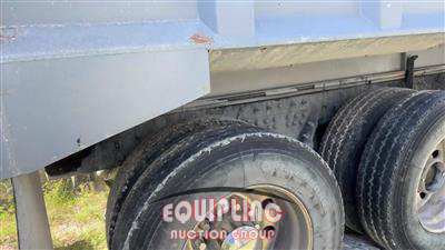 2014 Kenworth T800 TRI/A DUMP TRUCK