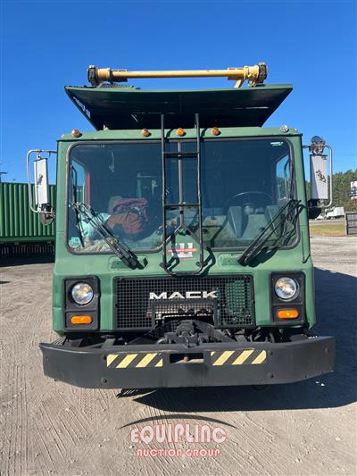 2007 Mack MR