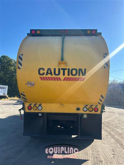 2007 Mack MR