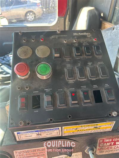 2007 Mack MR