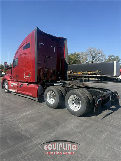 2019 Kenworth T680 6X4 T/A SLEEPER TRUCK TRA
