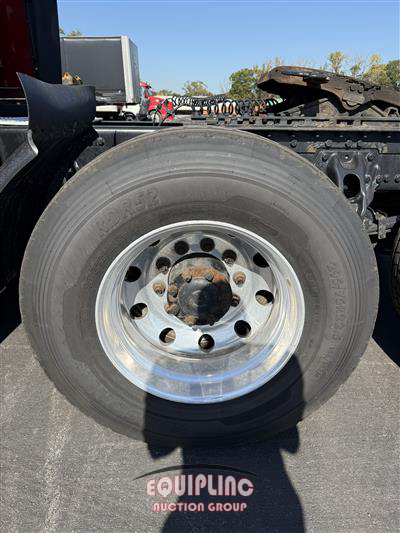 2019 Kenworth T680 6X4 T/A SLEEPER TRUCK TRA