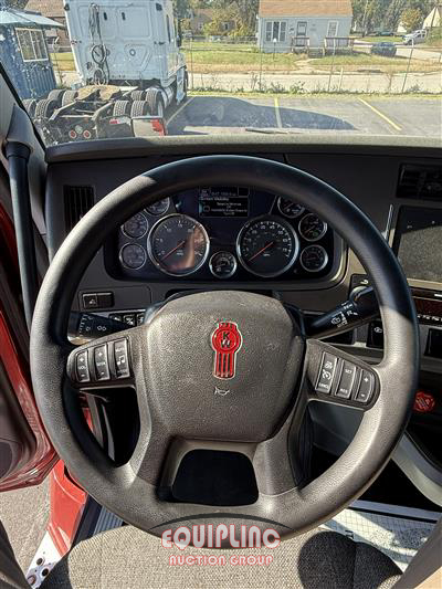 2019 Kenworth T680 6X4 T/A SLEEPER TRUCK TRA