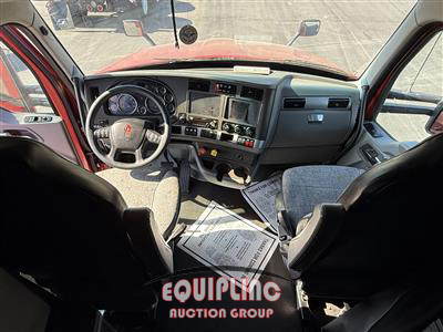 2019 Kenworth T680 6X4 T/A SLEEPER TRUCK TRA