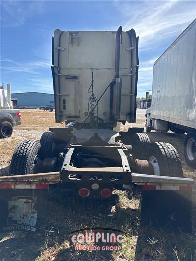 2014 Freightliner Columbia