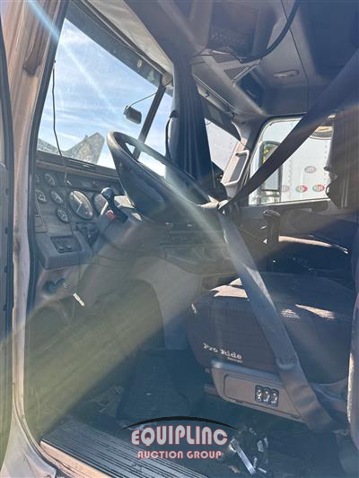 2014 Freightliner Columbia