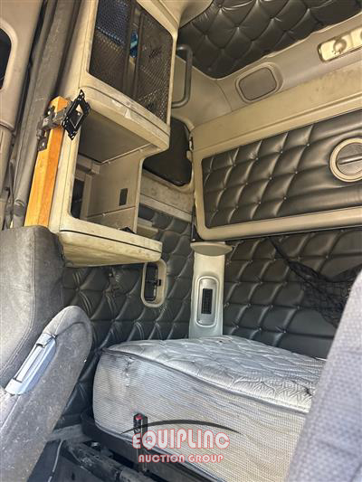 2014 Freightliner Columbia