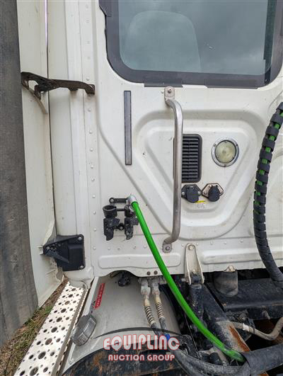 2016 Freightliner Freghtliner Cascadia 6X4 T/A D