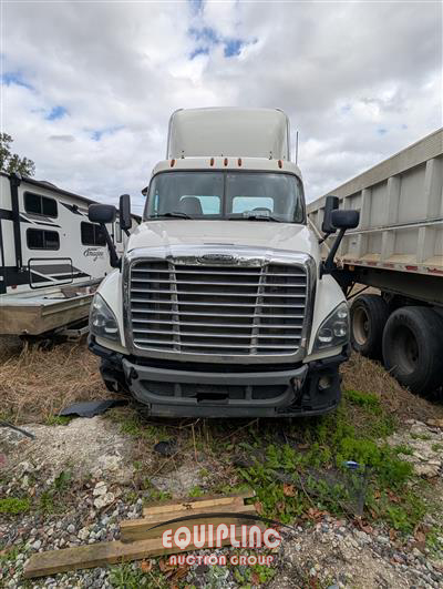 2016 Freightliner Freghtliner Cascadia 6X4 T/A D