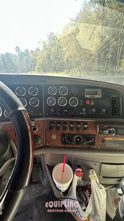 2011 Peterbilt 387