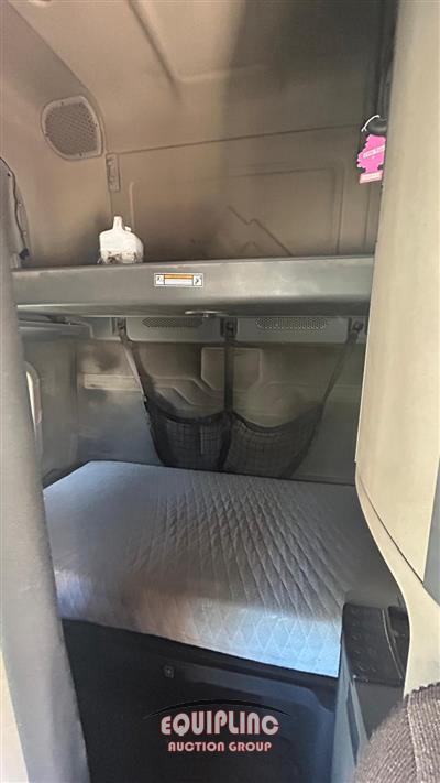 2015 Freightliner CASCADIA