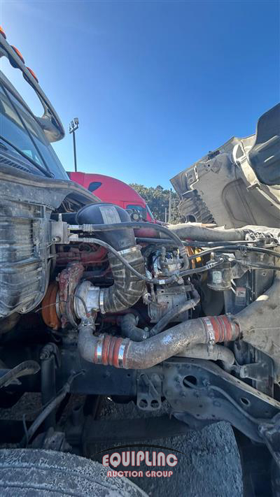 2015 Freightliner CASCADIA