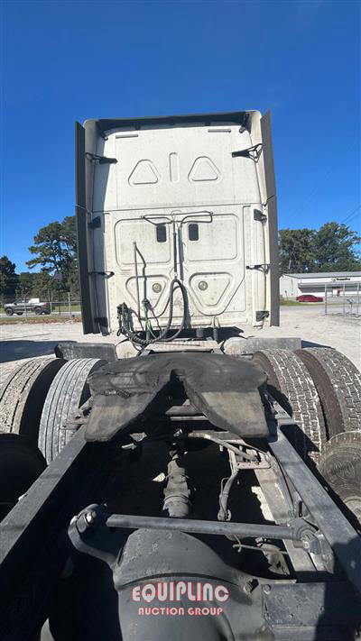 2015 Freightliner CASCADIA