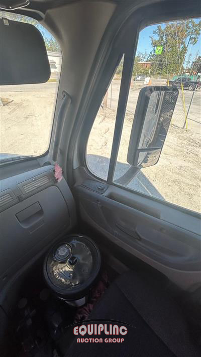 2015 Freightliner CASCADIA