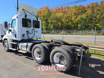 2020 Freightliner CASCADIA 125 6X4 T/A DAY CAB T