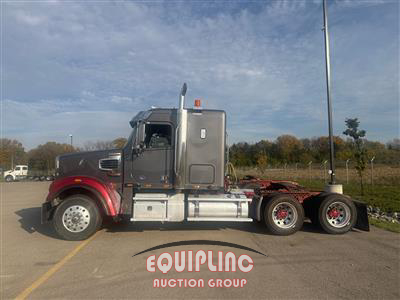 2022 Freightliner 122SD 6X4 T/A SLEEPER TRUCK TR