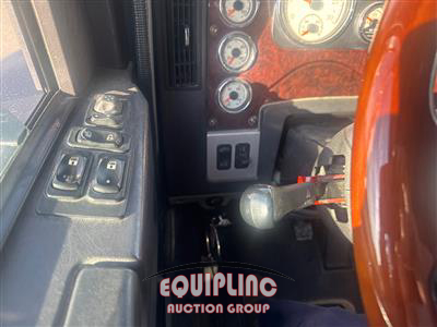 2022 Freightliner 122SD 6X4 T/A SLEEPER TRUCK TR