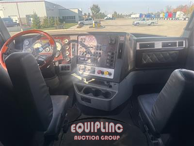 2022 Freightliner 122SD 6X4 T/A SLEEPER TRUCK TR