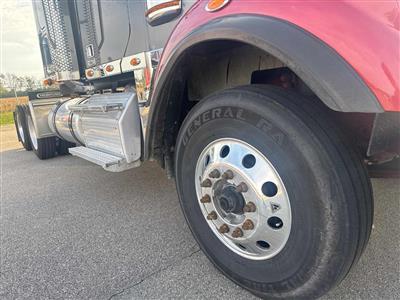 2022 Freightliner 122SD 6X4 T/A SLEEPER TRUCK TR