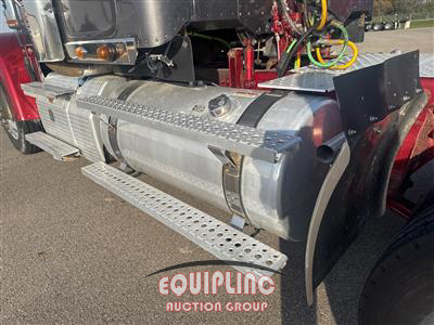 2022 Freightliner 122SD 6X4 T/A SLEEPER TRUCK TR